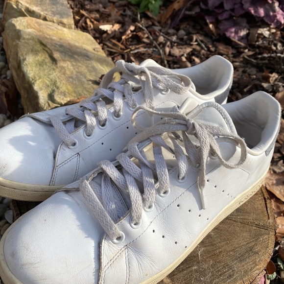 Adidas Stan Smith, White With Navy Blue Men’s - Picture 5 of 8